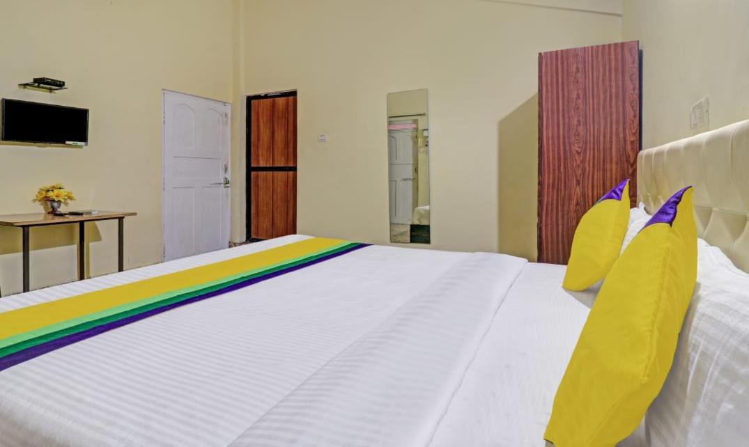 Jack'S Calangute Place Hotel Exterior photo